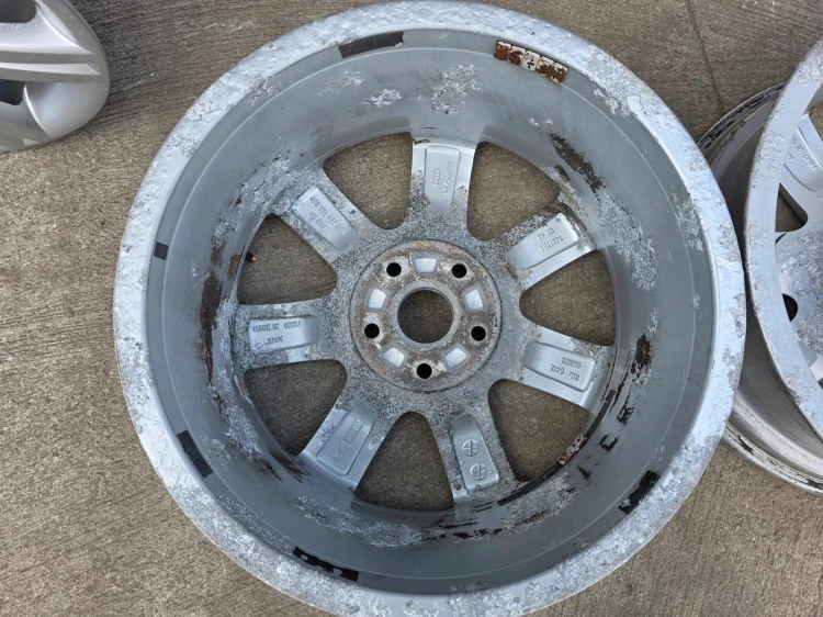 FELGI FELGA KOMPLET VW SKODA AUDI A4 A6 7.0J R17 ET42 4F0071497 3/26 !!!