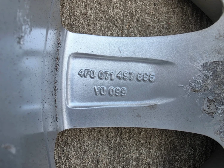 FELGI FELGA KOMPLET VW SKODA AUDI A4 A6 7.0J R17 ET42 4F0071497 3/26 !!!