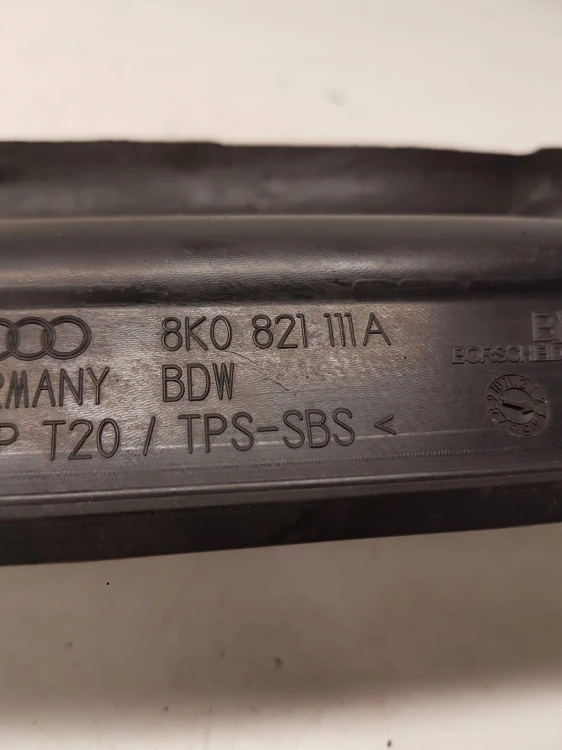 WYGŁUSZENIE BŁOTNIKA LEWE AUDI A4 B8 8K0821111A