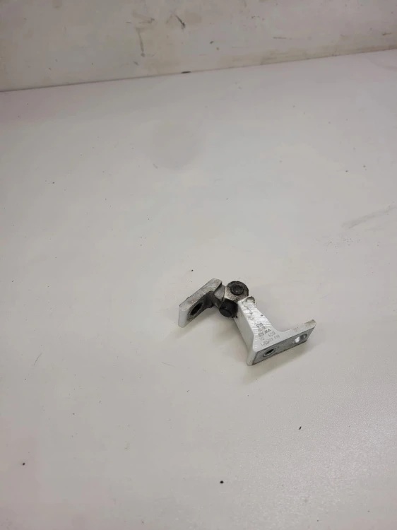 ZAWIAS DRZWI PRAWY AUDI A4 B8 A5 8T Q5 8K0831402A