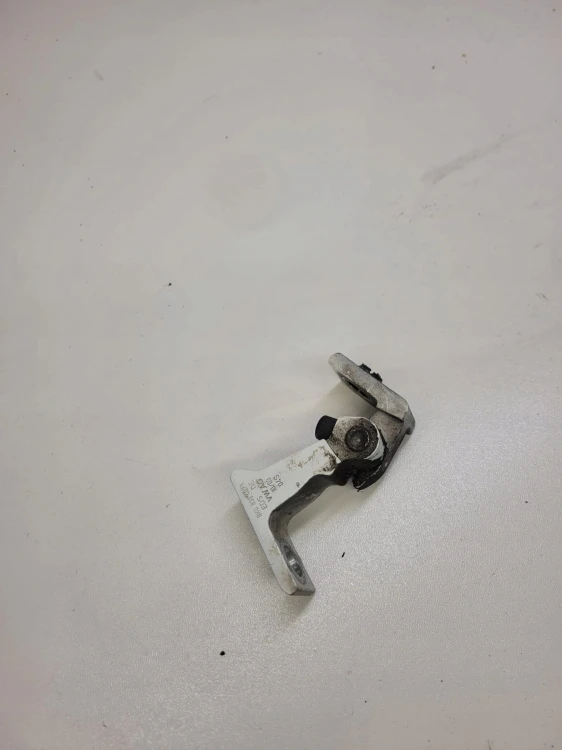 ZAWIAS DRZWI PRAWY AUDI A4 B8 A5 8T Q5 8K0831402A