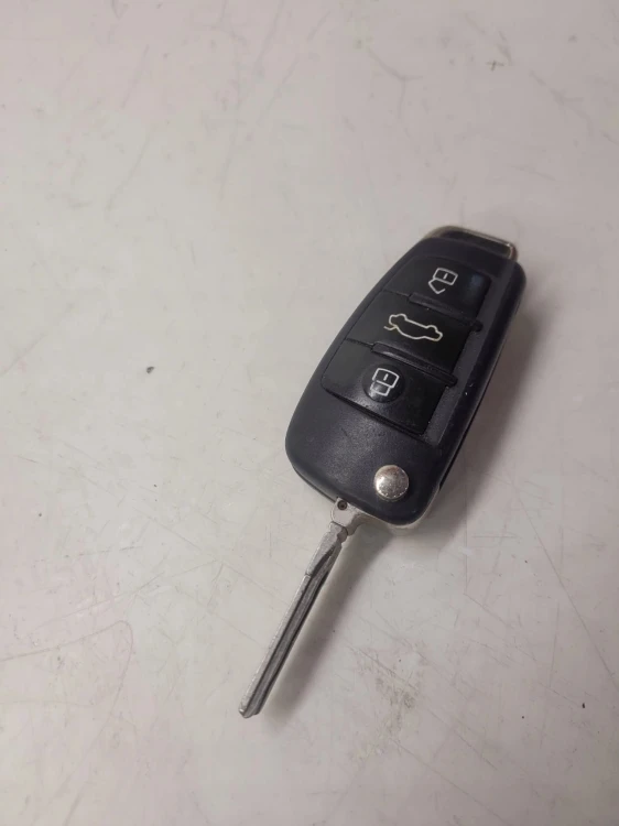 KLUCZYK PILOT SCYZORYK AUDI A6 C6 Q7 4F0837220R 10