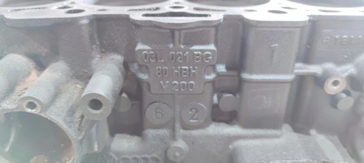 BLOK SILNIKA AUDI A4 A5 A6 2.0 TDI CAH 03L021BG