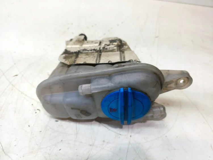 ZBIORNICZEK WYRÓWNAWCZY PŁYNU AUDI A4 B8 A5 8T Q5 Q5 A6 3.0 TDI 8K0121405M