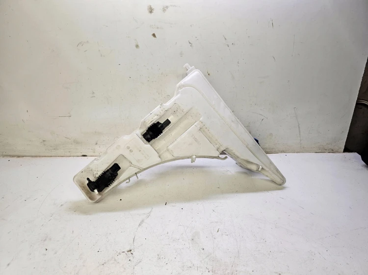 ZBIORNIK SPRYSKIWACZY AUDI A6 C8 AVANT 4K0955451E