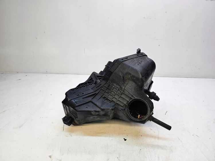 OBUDOWA FILTRA POWIETRZA AUDI A4 B8 A5 8K0133835AB