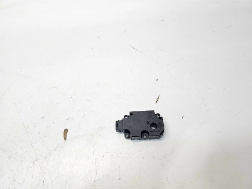 SILNICZEK NAGRZEWNICY AUDI A4 B9 A5 8W K11188A03