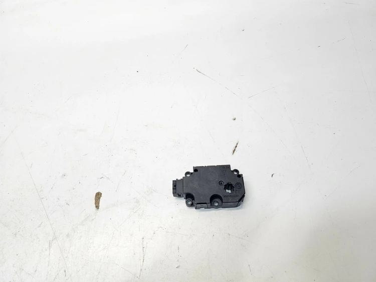 SILNICZEK NAGRZEWNICY AUDI A4 B9 A5 8W K11188A03