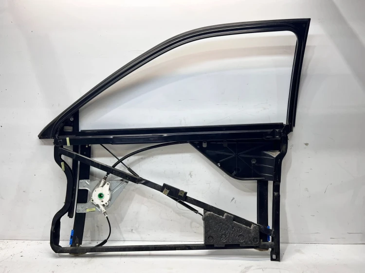 MECHANIZM PODNOSZENIA SZYBY PRAWY PRZÓD AUDI A3 8L 8L3837754A