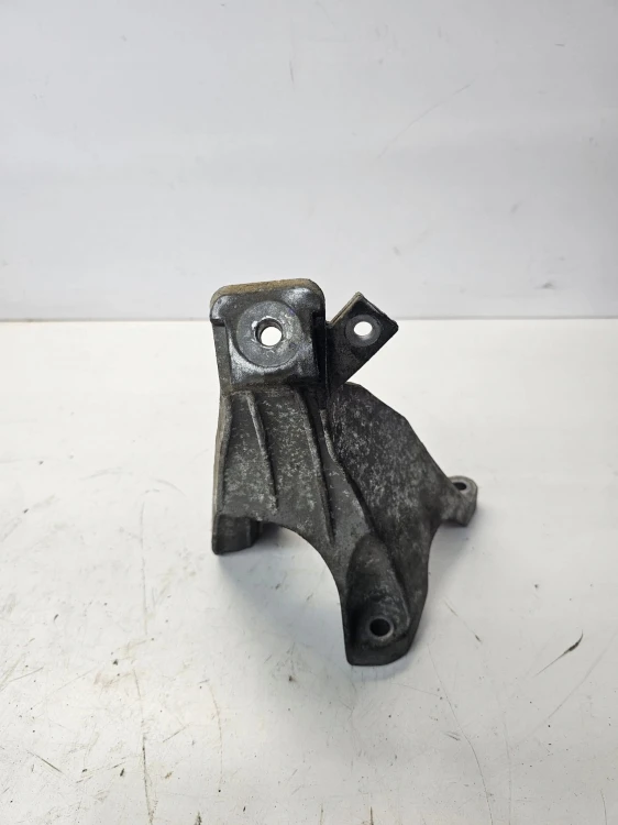 ŁAPA PODPORA SILNIKA AUDI A6 C6 4F0199308P