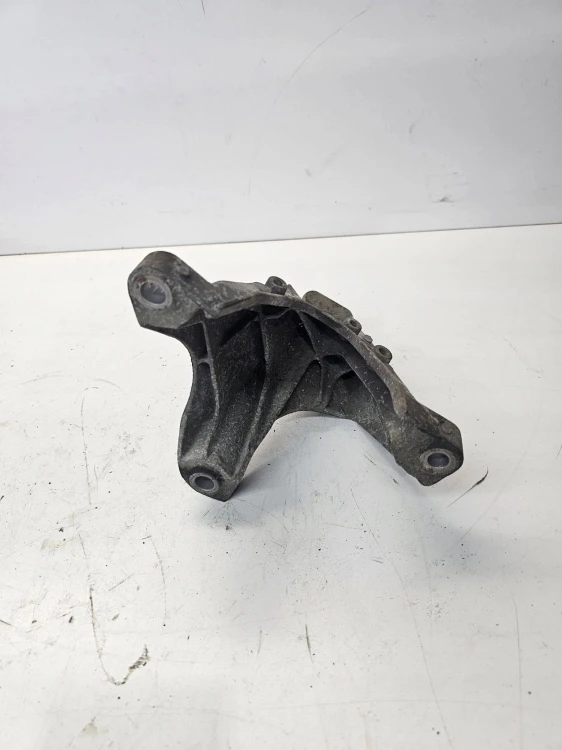 ŁAPA PODPORA SILNIKA AUDI A6 C6 4F0199308P