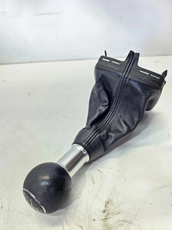 MIESZEK GAŁKA ZMIANY BIEGÓW AUDI A3 8P A1 8X 8P0863279A 6/25 6 BIEGÓW