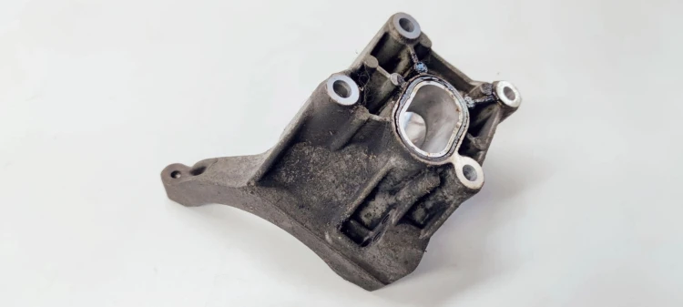 MOCOWANIE ŁAPA SPRĘŻARKI AUDI A6 C7 A7 059145169AN