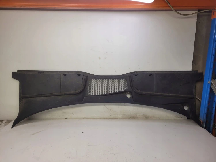 PODSZYBIE PLASTIKOWE AUDI A4 B9 8W2819403 UK !