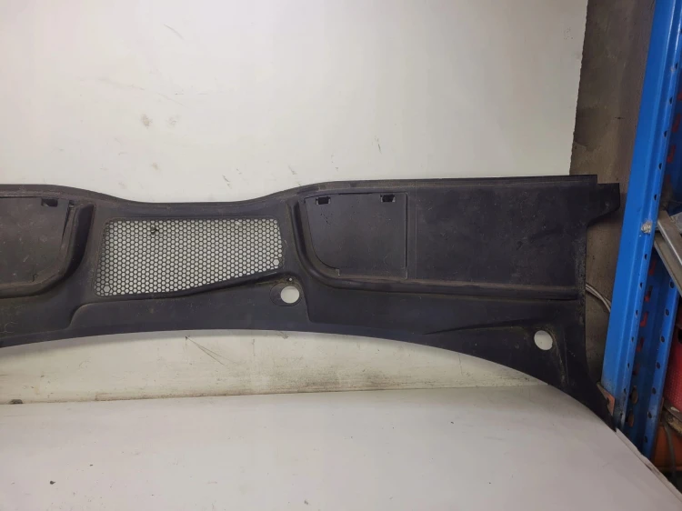 PODSZYBIE PLASTIKOWE AUDI A4 B9 8W2819403 UK !