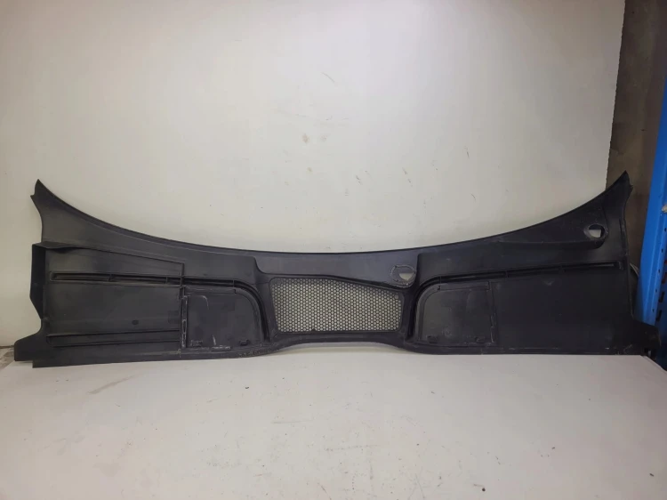 PODSZYBIE PLASTIKOWE AUDI A4 B9 8W2819403 UK !