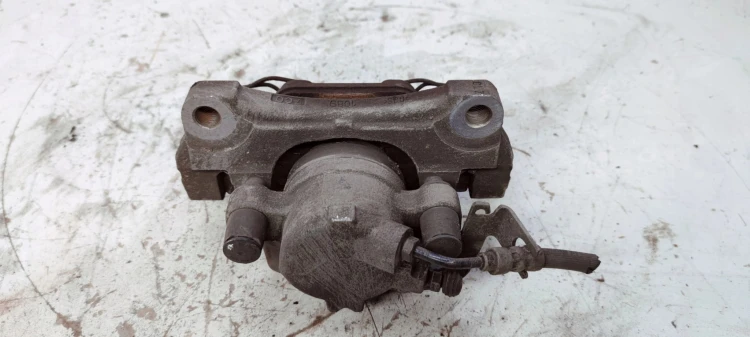 ZACISK HAMULCOWY PRAWY AUDI A4 B9 A5 8W06 0316