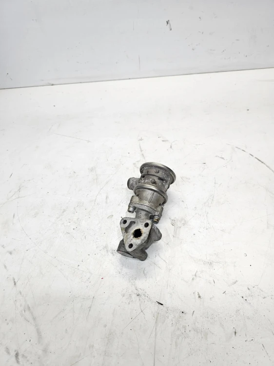 ZAWÓR EGR AUDI A4 B6 B7 2.0 ALT 06B131817J