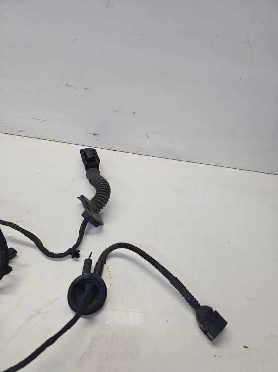 WIĄZKA DRZWI PRAWY LEWY TYŁ AUDI Q3 8U 8U0971687B