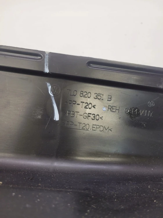 KANAŁ CIEPŁEGO POWIETRZA AUDI Q7 4L 7L0820351B
