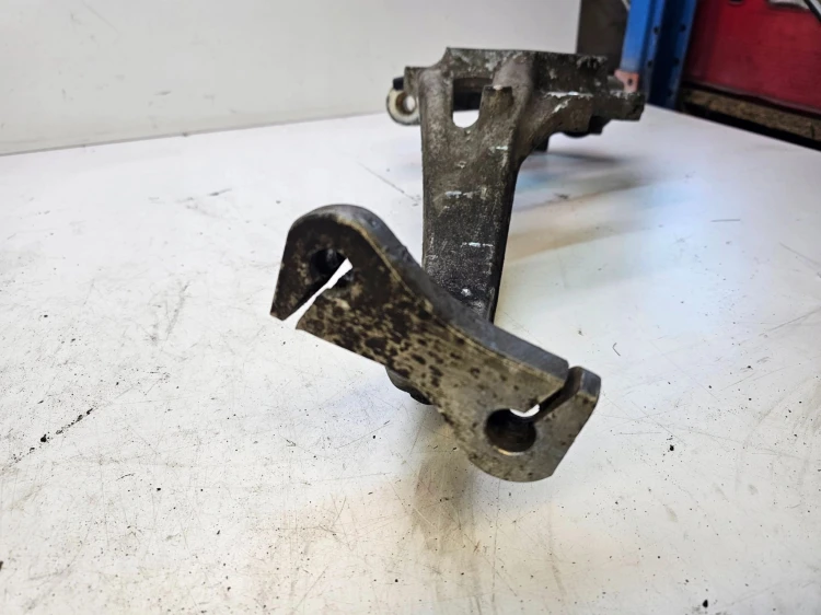 ZWROTNICA PRAWY PRZÓD AUDI A4 B9 A5 Q5 8W0407560