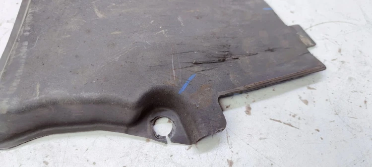 OSŁONA PODWOZIA PRZÓD AUDI A4 B9 8W0825201 *2*