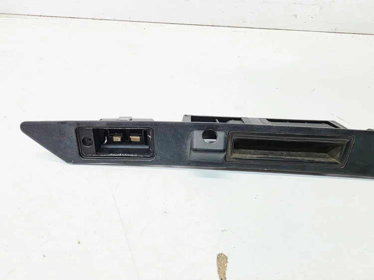 BLENDA PODŚWIETLENIE TABLICY AUDI A6 C6 Q7 4L 4L0827574