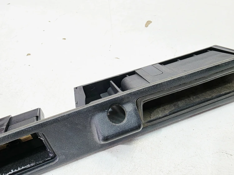 BLENDA PODŚWIETLENIE TABLICY AUDI A6 C6 Q7 4L 4L0827574