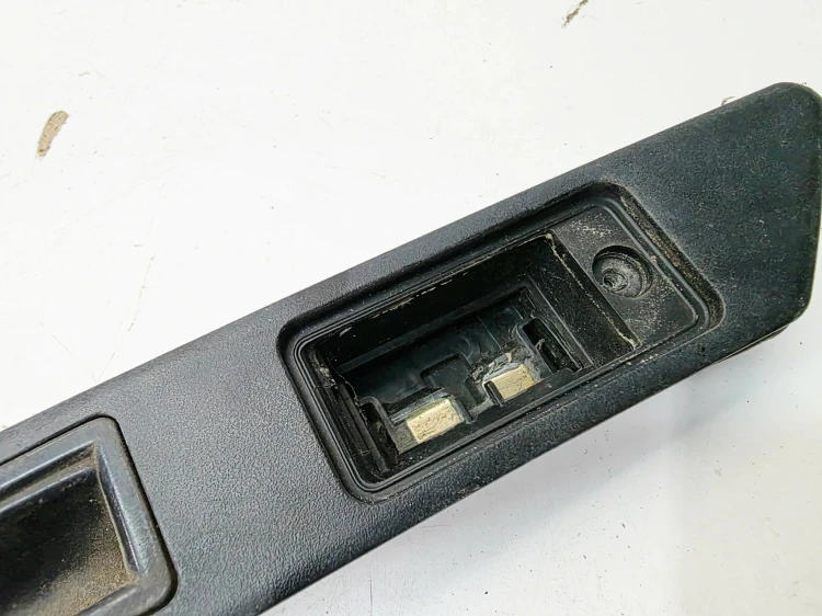 BLENDA PODŚWIETLENIE TABLICY AUDI A6 C6 Q7 4L 4L0827574