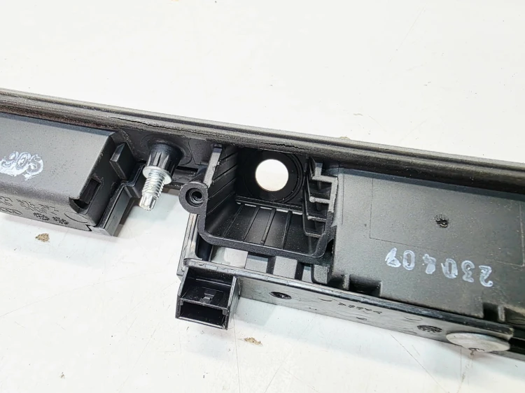 BLENDA PODŚWIETLENIE TABLICY AUDI A6 C6 Q7 4L 4L0827574