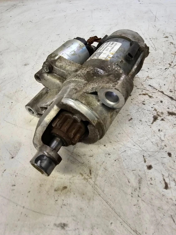 ROZRUSZNIK AUDI A4 B9 A5 A6 C7 2.0 TDI 04L911024 1/24