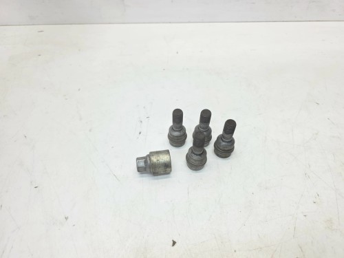 ŚRUBA ŚRUBY ZABEZPIECZAJĄCE AUDI VOLKSWAGEN SEAT SKODA WZÓR ,, E "