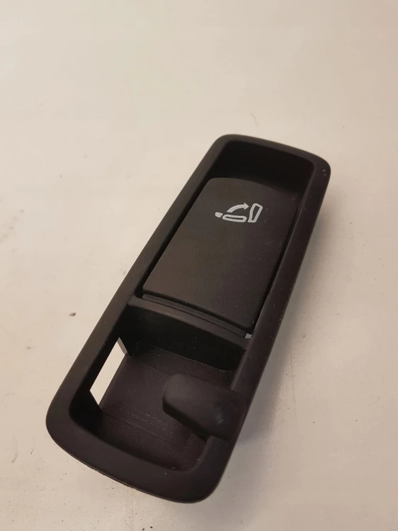 CIĘGNO FOTELA LEWE AUDI A3 8P VW GOLF 8P7885693