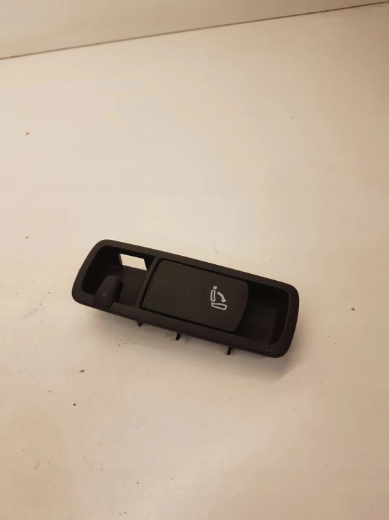 CIĘGNO FOTELA LEWE AUDI A3 8P VW GOLF 8P7885693