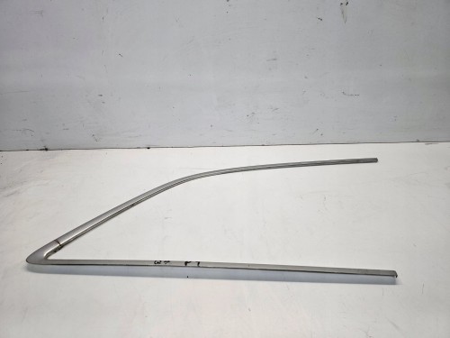 LISTWA SZYBY CHROM PRAWY TYŁ AUDI Q7 4L 4L0853346