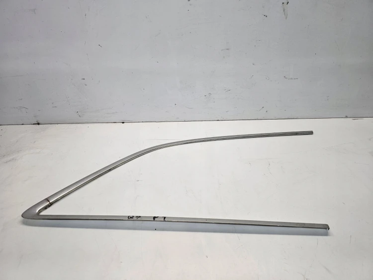 LISTWA SZYBY CHROM PRAWY TYŁ AUDI Q7 4L 4L0853346
