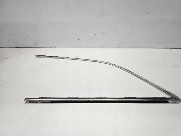 LISTWA SZYBY CHROM PRAWY TYŁ AUDI Q7 4L 4L0853346