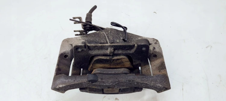 ZACISK HAMULCOWY JARZMO PRAWY AUDI A6 C6 974 320MM