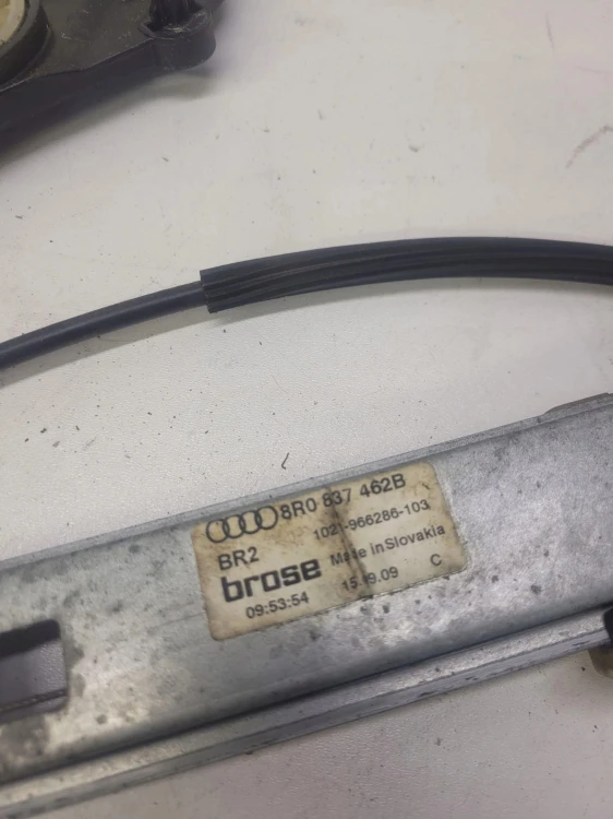 MECHANIZM SZYBY PRAWY PRZÓD AUDI Q5 8R 8R0837462B