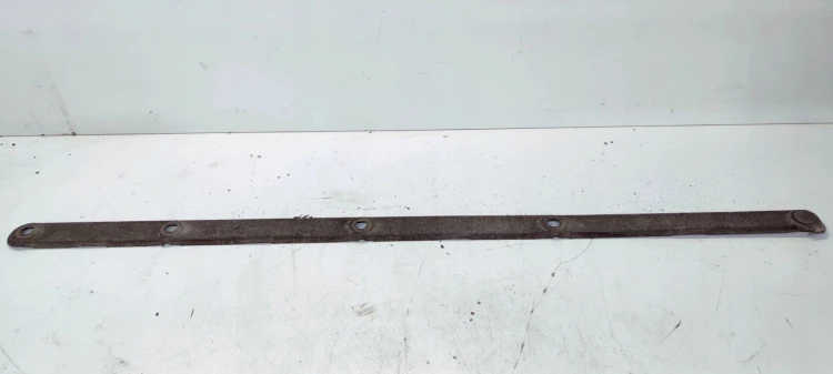 LISTWA MOCUJĄCA OSŁONĘ PODWOZIA LEWA AUDI Q3 8U 8U0825201A