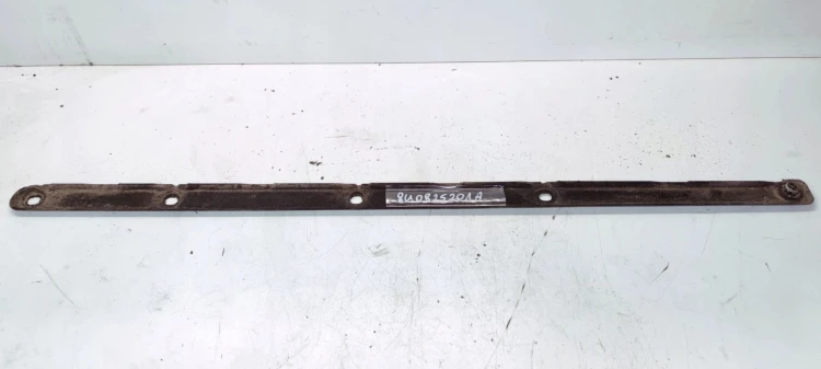 LISTWA MOCUJĄCA OSŁONĘ PODWOZIA LEWA AUDI Q3 8U 8U0825201A