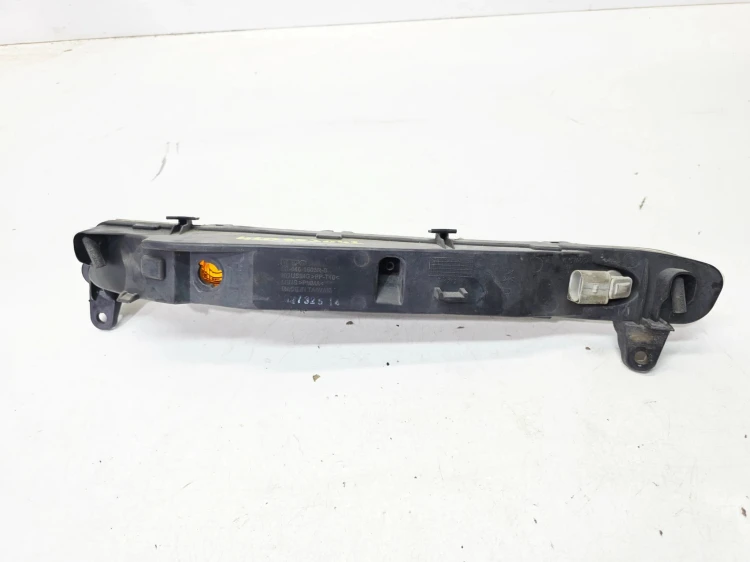 KIERUNKOWSKAZ ZDERZAKA PRAWY AUDI Q7 4L 4L0953042