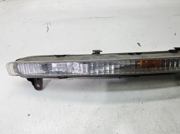 KIERUNKOWSKAZ ZDERZAKA PRAWY AUDI Q7 4L 4L0953042
