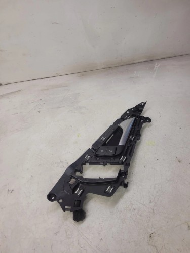 KLAMKA WEWNĘTRZNA PRAW PRZÓD AUDI A6 C7 4G0837020A