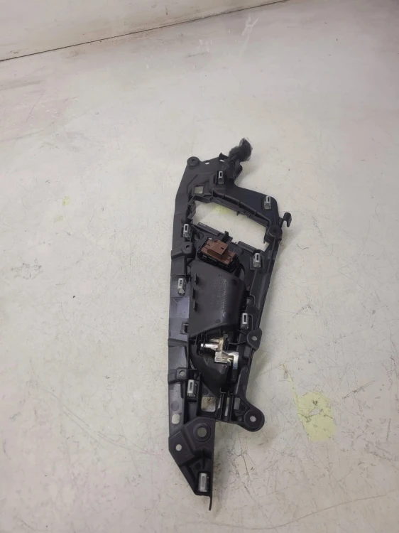 KLAMKA WEWNĘTRZNA PRAW PRZÓD AUDI A6 C7 4G0837020A
