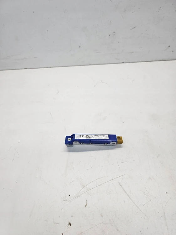 WZMACNIACZ ANTENOWY AUDI A4 B9 A5 F5 8W9035225Q