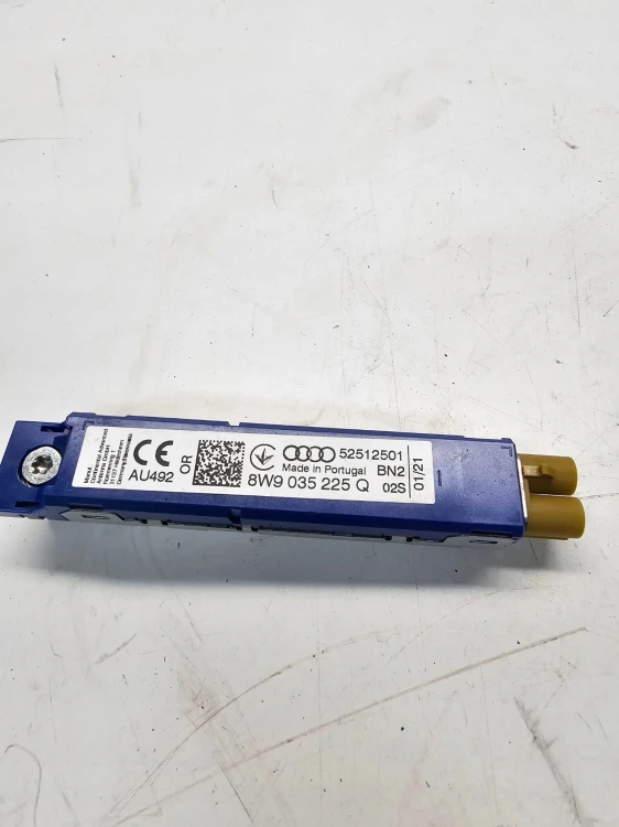 WZMACNIACZ ANTENOWY AUDI A4 B9 A5 F5 8W9035225Q
