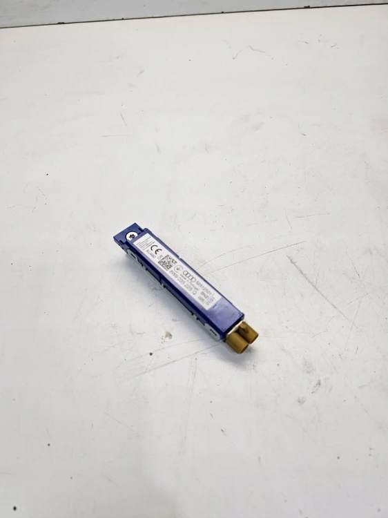 WZMACNIACZ ANTENOWY AUDI A4 B9 A5 F5 8W9035225Q