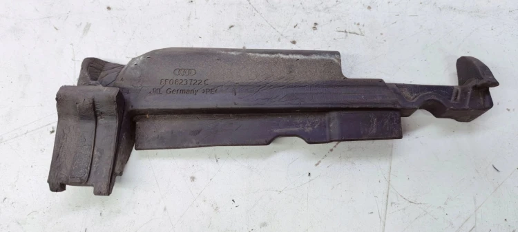 WYGŁUSZENIE BŁOTNIKA PRAWE AUDI A3 8P 8P0823722C