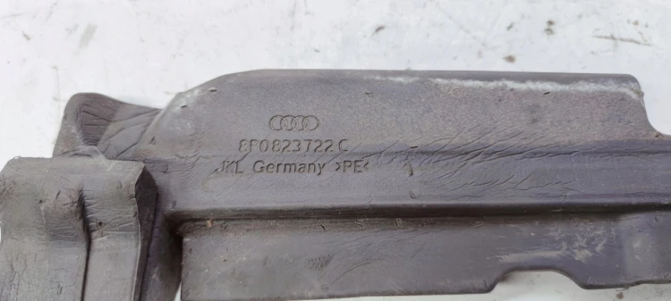 WYGŁUSZENIE BŁOTNIKA PRAWE AUDI A3 8P 8P0823722C